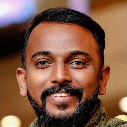 納瓦斯·瓦利庫努 飾演 Rafeeq