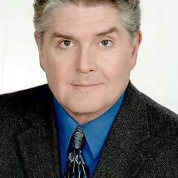 Jim Ward 飾演 Anchorman / German Reporter (voice)