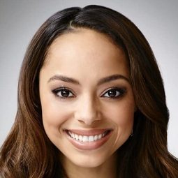 安珀·史蒂芬斯·威斯特 - 借調情人演員 飾演Maya