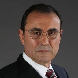 Almeno Gonçalves 飾演 Horácio