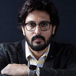 Rishi Bhutani 飾演 Yuvraj