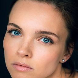 Natalya Zemtsova 飾演 