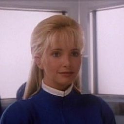 Sara Suzanne Brown - 鏡中佳人 2演員 飾演Prostitute