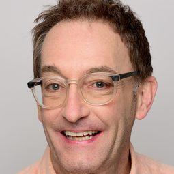 Tom Kenny 飾演 Mussolini / Right Hand Man / Sea Captain (voice)