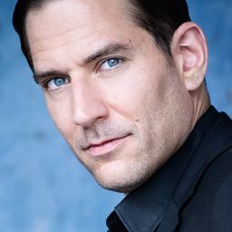 Ole Eisfeld - 郎心如狗演員 飾演Prevention center employ