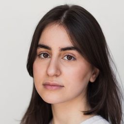 芭哈·巴爾奇 飾演 Fia Altin