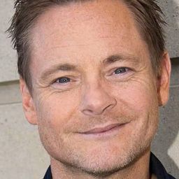 鮑·亨利克森 飾演 Jesper