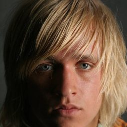 Max Van Ville - 燃情夏日演員 飾演Tasty