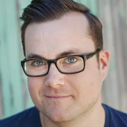 克裏斯蒂安·布魯恩 飾演 Alex Fulton