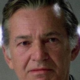 Edy Biagetti - 倫敦上空的鷹演員 飾演Karl