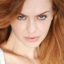 Eliza Swenson 飾演 Dalia