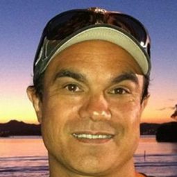 Jeff Cadiente - 烏鴉演員 飾演Waldo