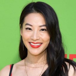 趙雅頓 飾演 Rumi (voice)