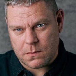 Chris Gotts - 老橡樹酒館演員 飾演Jaffa Cake