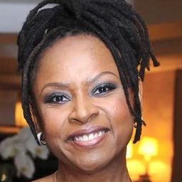 Robin Quivers 飾演 Lee Aaron