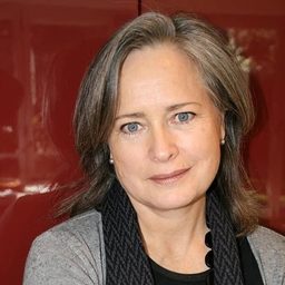 Robyn Gibbes - 連鎖殺機演員 飾演Dr. Bilson