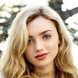 Peyton List - Code Red: Youth of the Nation演員 飾演Self