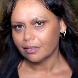 Paula Nazarski 飾演 Lyn Gregory