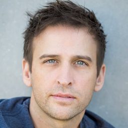Cory Pendergast 飾演 Jimmy Leach
