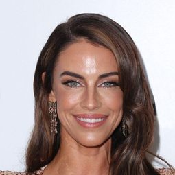 潔西卡·隆德絲 - 愛的色彩演員 飾演Taylor Harris