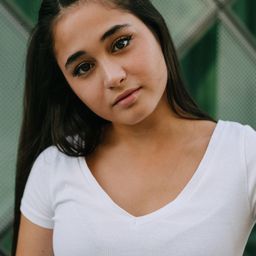 Derya Dilber 飾演 Selma