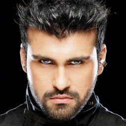 阿雅·巴巴爾 - 印度王牌演員 飾演