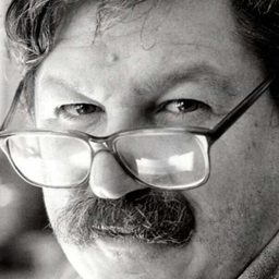 帕可·伊那西歐·泰伊伯二世 飾演 Self