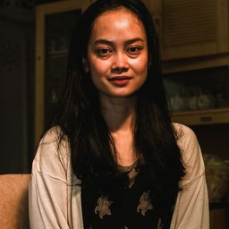 Nelly Sukma 飾演 Bunur