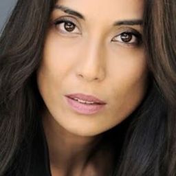 Vanessa Castro - TKO演員 飾演Warren's Girlfriend