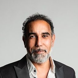 Omar Ahaddaf - Away演員 飾演Murat