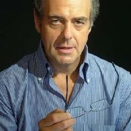 Antonio Angrisano - Momo演員 飾演Signore grigio (voice)