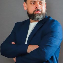 Felix Alberto Medina Ortiz 飾演 Ibáñez