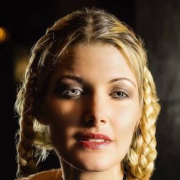 Gentle Fritz 飾演 TNT