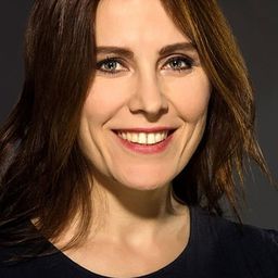 阿依譚·索伊薩克 飾演 Gülnur