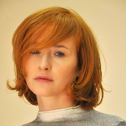 Rodica Lazăr 飾演 Magda