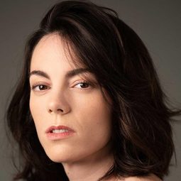 薇姬·盧安戈 飾演 Natalia