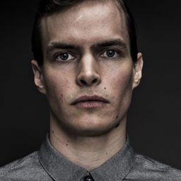 Johannes Holopainen 飾演 Lauri