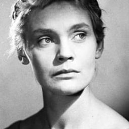 Małgorzata Leśniewska 飾演 Miss Małgosia