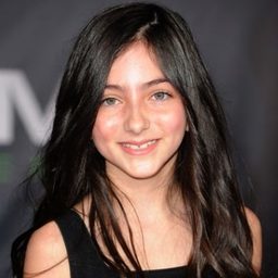 席蘿·歐奧斯沃 飾演 Mya