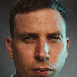 赫伯特諾德姆 飾演 Torsten