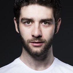 Cankat Aydos - 7 號房的禮物演員 飾演Kaçak Asker