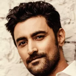 Kunal Kapoor 飾演 