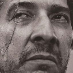 Rafael Briceño 飾演 Administrator