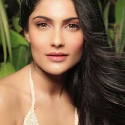 Ishita Raj Sharma 飾演 Meera