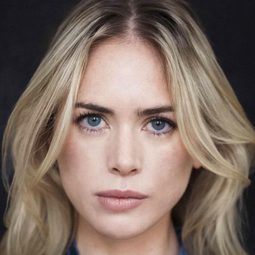 Theodora Miranne 飾演 Kitty (Jack's Girlfriend)