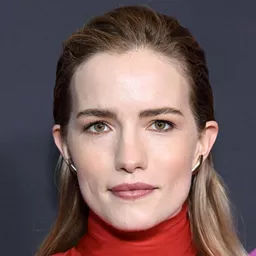 薇拉·菲茨傑拉德 - 終極警報演員 飾演Lara Travers