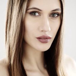 Caroline Green 飾演 Corabelle