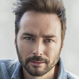 Nick Hardcastle - 舊年暑假搞乜鬼演員 飾演Neal