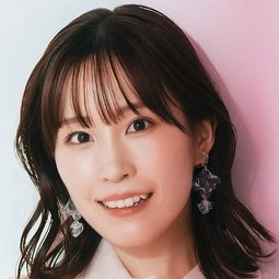 鈴木みのり 飾演 Siren (voice)