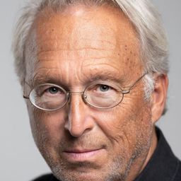 Philip Zandén 飾演 Carl Bildt